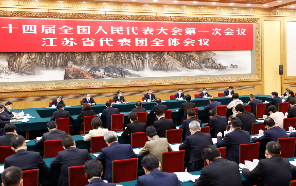 2023年3月5日,习近平参加他所在的十四届全国人大一次会议江苏代表团审议。新华社记者黄敬文摄 2023年3月5日,习近平参加他所在的十四届全国人大一次会议江苏代表团审议。新华社记者黄敬文摄